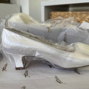 Touch Ups Dyeables “Betty” White Satin Heels – Size 5M (New in Box)